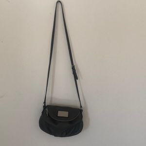 Marc Jacobs grey crossbody bag.